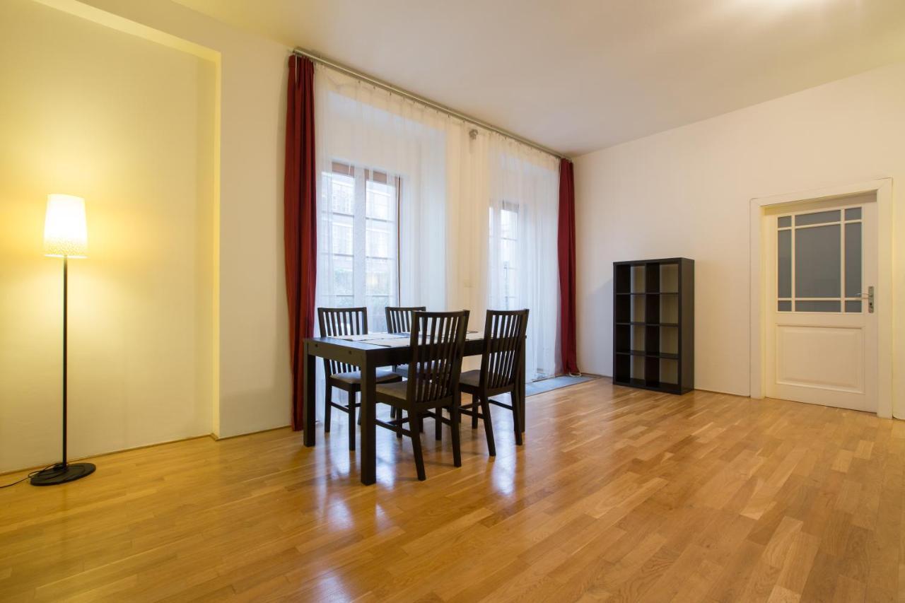 Elegant Apartment With Free Garage In The Center Of 布拉格 外观 照片