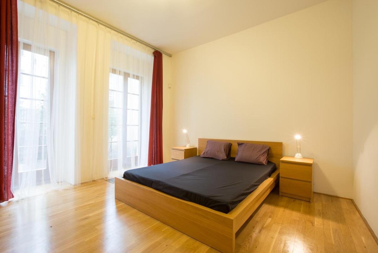 Elegant Apartment With Free Garage In The Center Of 布拉格 外观 照片
